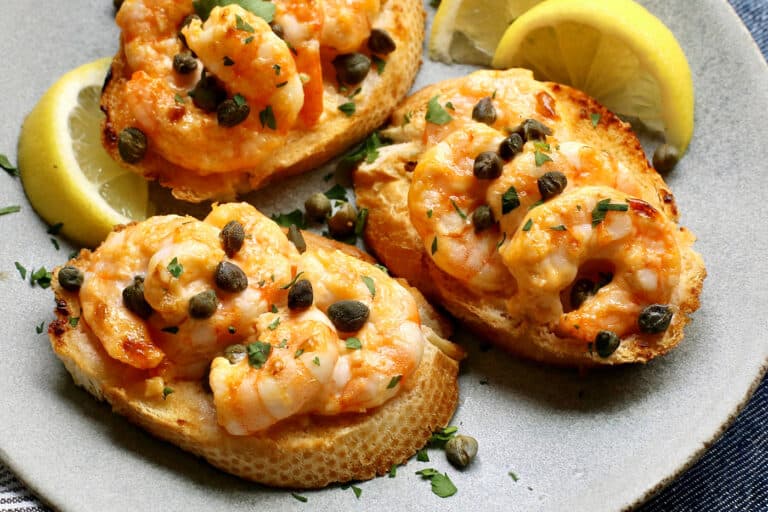 Easy Sriracha Garlic Shrimp Toast l A Farmgirl's Dabbles