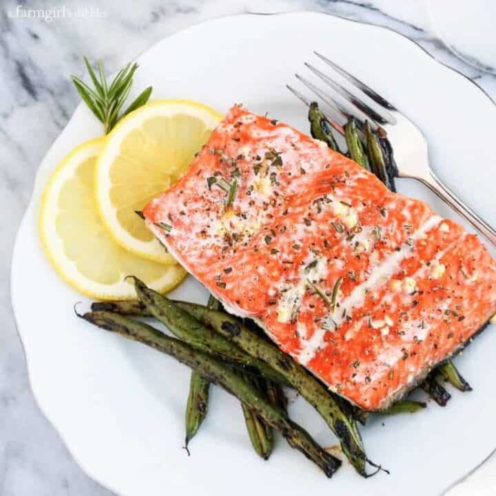 10-Minute Garlic and Rosemary Roasted Salmon - a farmgirl's dabbles