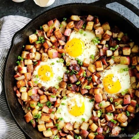 Skillet Fried Potato Hash with Bacon and Eggs | Easy Breakfast Idea