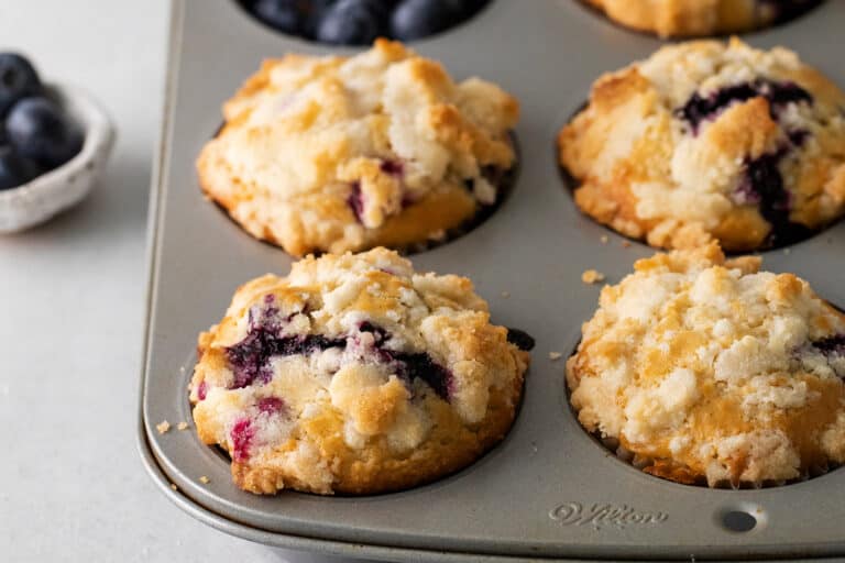 Easy Blueberry Muffins with Crumb Topping l A Farmgirl's Dabbles