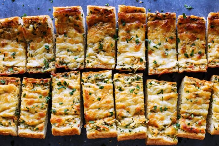 Cheesy Homemade Garlic Bread Recipe | a farmgirl's dabbles