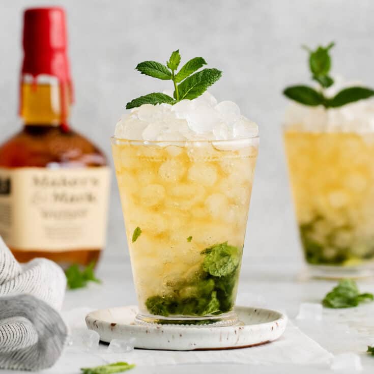 Classic Mint Julep Cocktail l A Farmgirl's Dabbles