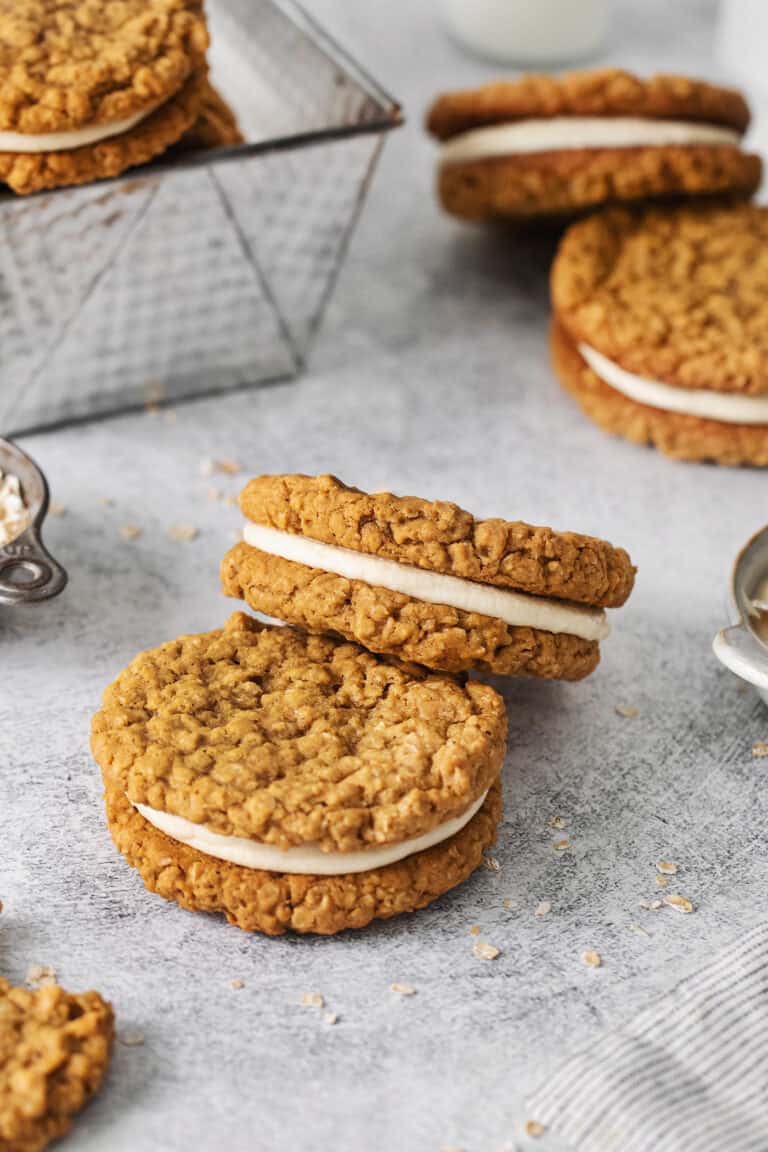 Homemade Oatmeal Cream Pies l A Farmgirl's Dabbles