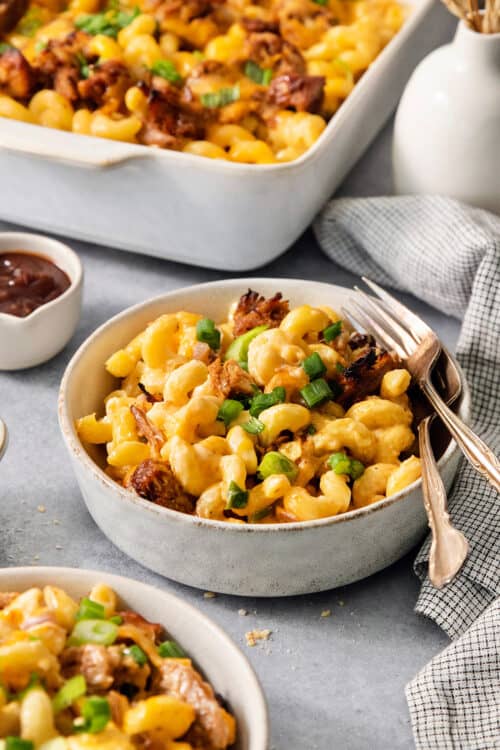 Pulled Pork Mac and Cheese (SO EASY with Leftover Pulled Pork!)